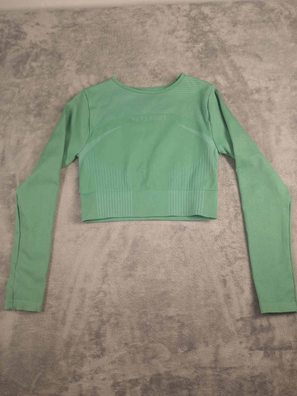 Pretty little Thing Green Long-Sleeve Crop Top Size Large